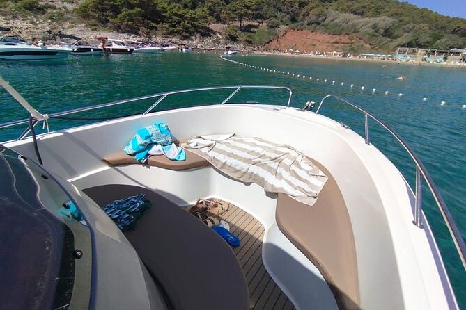 4h Small group boat tour to Blue cave and sandy beach with drinks - Drinks, Bluetooth speakers, and how the vibe stays relaxed