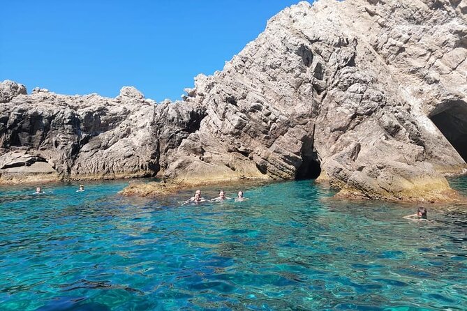 4h Small group boat tour to Blue cave and sandy beach with drinks - What to pack and how to enjoy the caves without stress