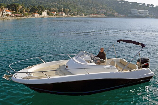 4h trip from Dubrovnik to the Elafiti islands with Atlantic 750 - Your “choose-your-own” Elafiti stop: swimming, ports, caves, and sandy time