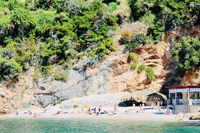 50-minute Panoramic Cruise of Dubrovnik with English Audio Guide - Dubrovnik’s City Walls: The Best Sea-Level Perspective