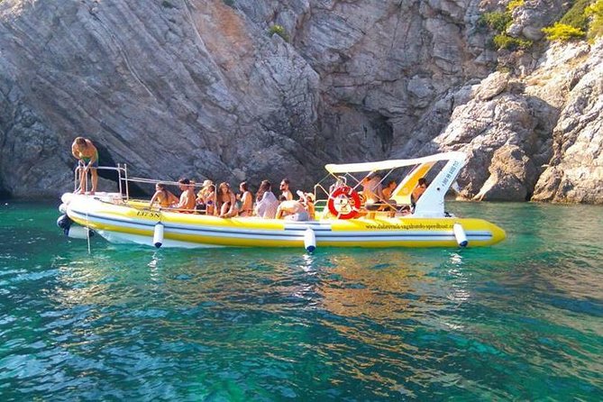 Blue Cave | 5-Hour Morning Sea Safari - Meeting at Ribarnica ul. 1: How the Day Gets Set Up