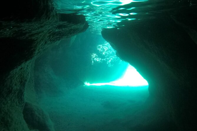 Blue Cave and Green Caves Boat Tour - Mali Muo departure: how the first hour sets the tone