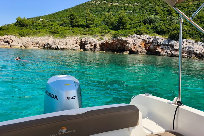 BLUE CAVE & ELAPHITI ISLANDS 4 HOURS ALL INCLUSIVE boat tour - A 4-hour private boat plan from Lapadska obala