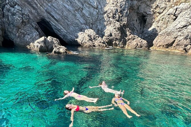 BLUE CAVE&GREEN CAVES /ŠUNJ beach Speedboat tour- WITH DRINKS - The 8:30 AM Morning Start: Why It’s Worth Choosing
