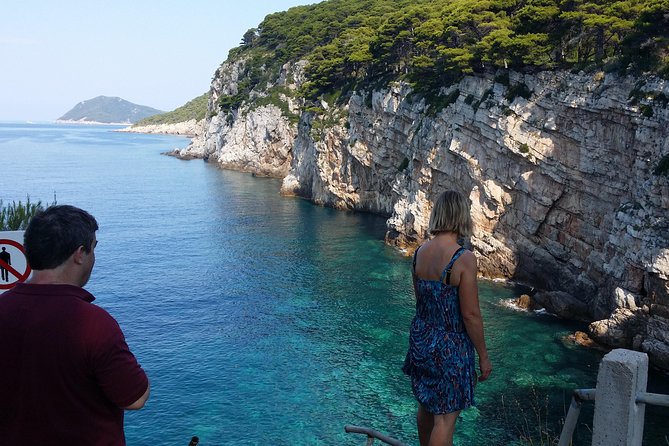 BLUE CAVE&GREEN CAVES /ŠUNJ beach Speedboat tour- WITH DRINKS - What You Get Included: Snorkel Kit, Life Jackets, and Drinks