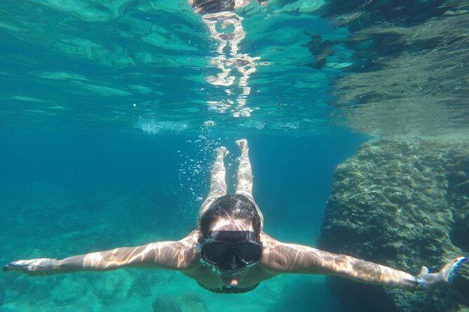 BLUE CAVE private speedboat tour with drinks - Snorkeling Equipment and Life Jackets: What Helps Most