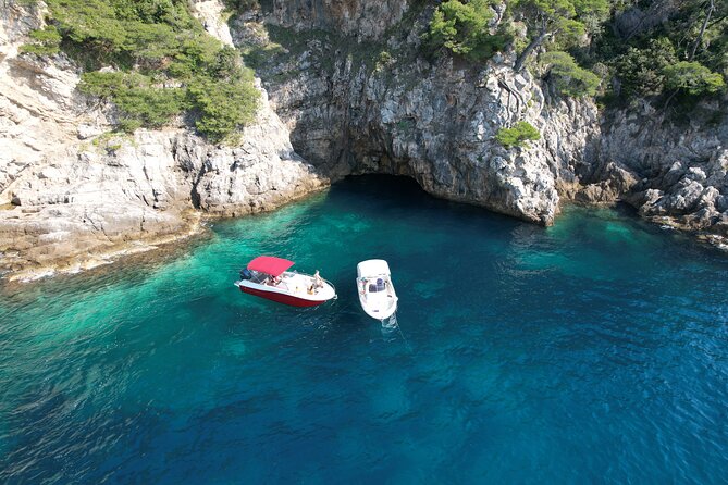 Blue cave tour - 4 caves and sandy beach - Drinks, snorkeling gear, and what you’ll still need to bring