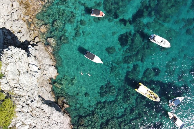 Blue & Green cave,Šunj beach - with drinks small group speedboat - Small-group speedboat: what the boat size means for comfort