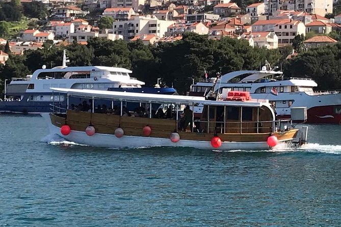 Blue & Green Cave Tour with Elaphite Island Stop from Dubrovnik - The schedule and group size: why it feels efficient