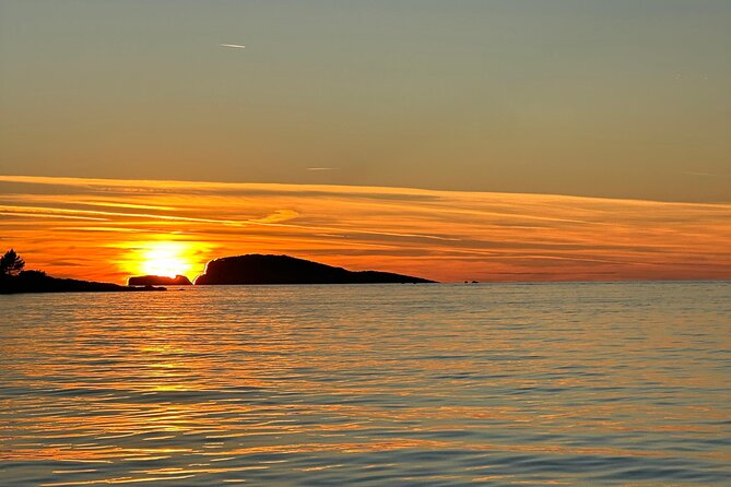 Cavtat Sunset Escape Romantic Cruise and Free Flowing Drinks - Passing Racic Mausoleum and St. Nicholas: Seeing Heritage Without the Climb