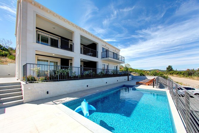 Croatia Family Multi Activity Holiday package - Day 7: a full leisure day by speedboat and a farewell five-course dinner