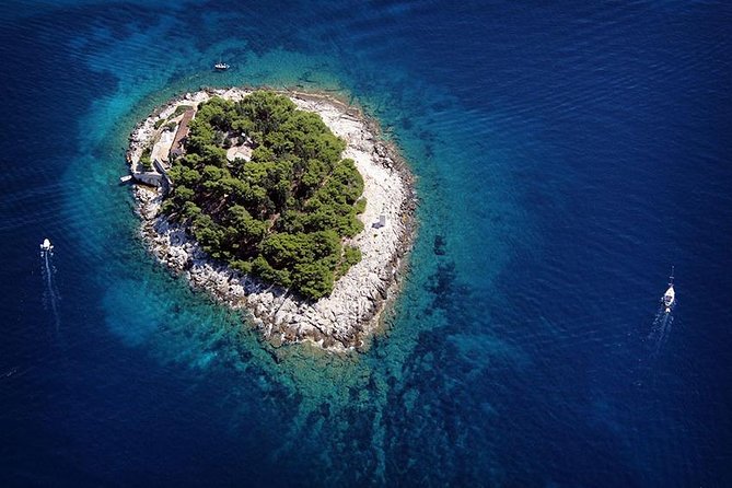 Day Cruise in the Elafiti Islands from Dubrovnik - Lunch on board: local fish or chicken with unlimited drinks