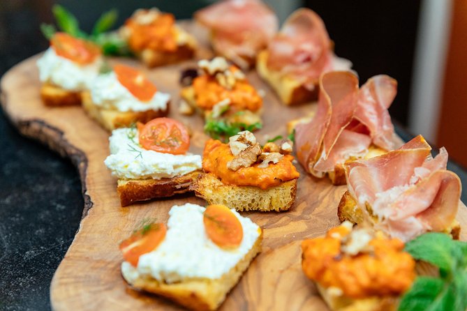 Drinks & Bites in Dubrovnik Private Tour - Meeting at NautikaBrsalje: start where the action is
