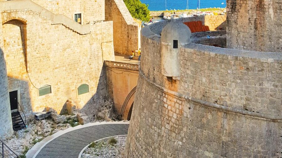 Dubrovnik: 1.5-Hour Guided Old Town Walking Tour - First Look Outside the Walls: Fort Lovrijenac and Bokar