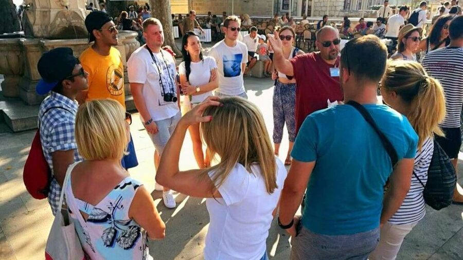 Dubrovnik: 1.5-Hour Guided Old Town Walking Tour - Entering Old Town: Onofrio’s Fountain and the Ragusa Way of Life