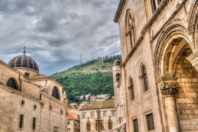 Dubrovnik: 3 Hour Private Tour - Old Town & City Walls - Old Town Walk: Rector’s Palace, Onofrio’s Fountain, and the 1667 Church Story