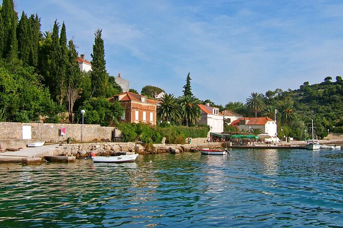 Dubrovnik: 3 Islands Boat Tour with Lunch & drinks(FR, ES, EN) - Panoramic Cruising Past Trsteno Arboretum and Dubrovnik’s Coast