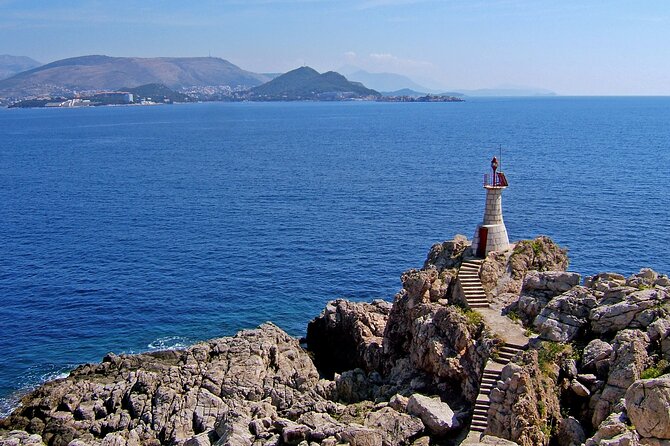 Dubrovnik: 3 Islands Boat Tour with Lunch & drinks(FR, ES, EN) - On-Board Comfort: WiFi, Loungers, and the Noise Level Reality Check