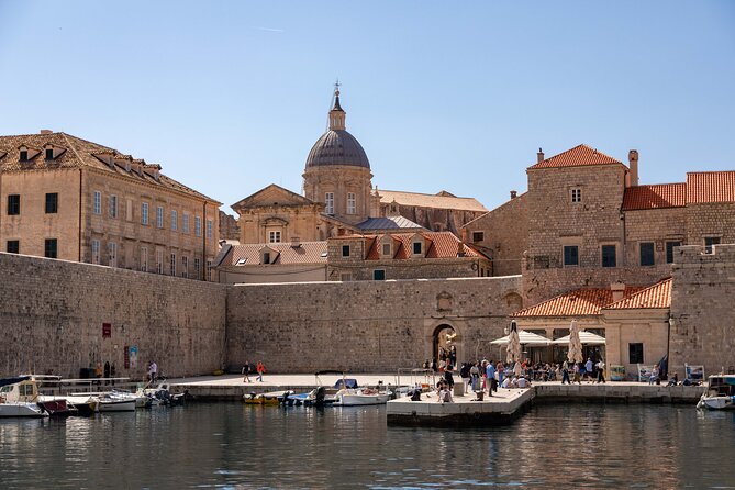 Dubrovnik 45-Minute Boat Tour Around Old Town Walls - Entering Dubrovnik’s City Walls the fast way