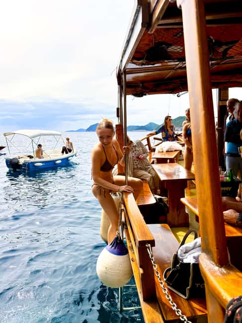 Dubrovnik: 6 hours Blue cave & Elaphiti with optional lunch - Meeting up in Dubrovnik: where to find the boat (LORENA or KATE)