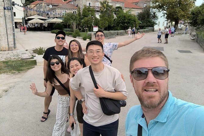 Dubrovnik Airport to Split Private transfer 1-8 pax (Door to Door any location) - Meet-and-greet that actually works: signboards and WhatsApp