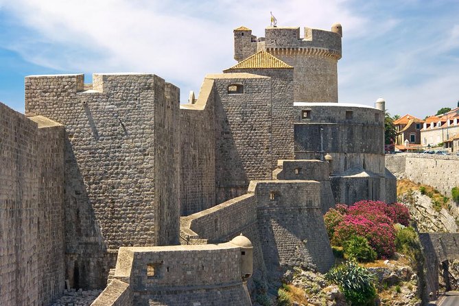 Dubrovnik: Ancient City Walls & Wars Walking Tour - Walls and Wars in Dubrovnik: what you truly get in 2 hours