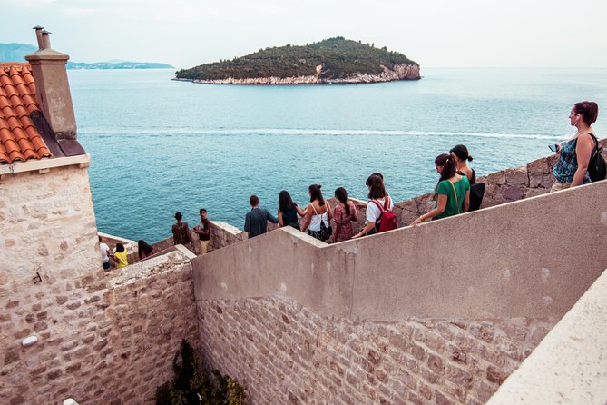 Dubrovnik: Ancient City Walls & Wars Walking Tour - Meeting outside Pile Gate: finding your guide and settling in fast