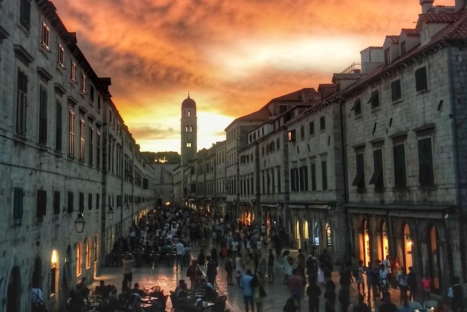 Dubrovnik by Night, History, Wine & Bites - Who should book this tour, and who might skip it