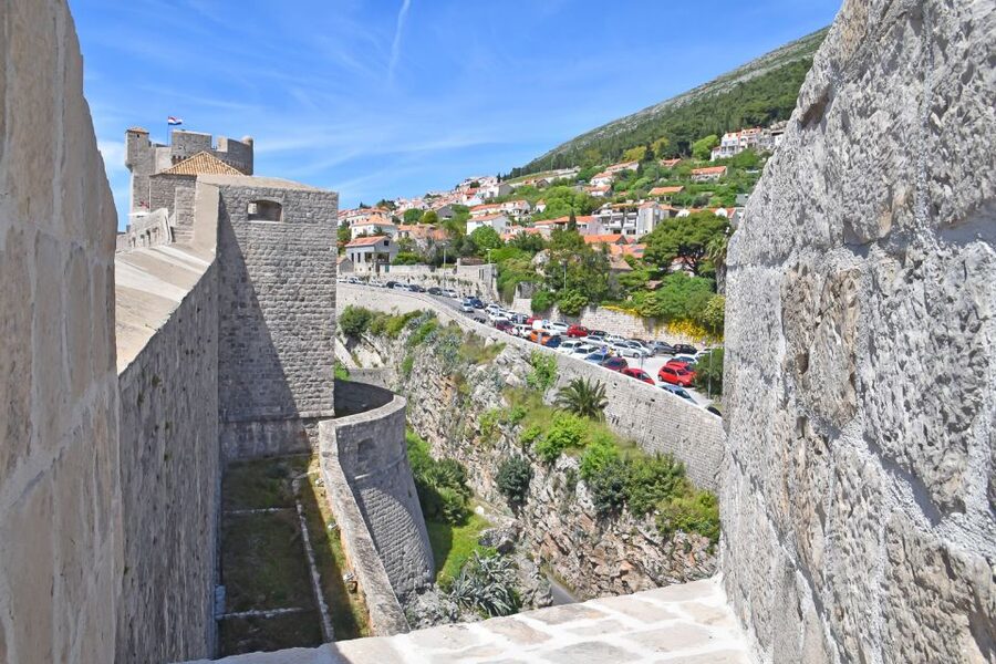Dubrovnik: City Walls Early Morning or Sunset Walking Tour - Why a sunrise or sunset wall walk works so well