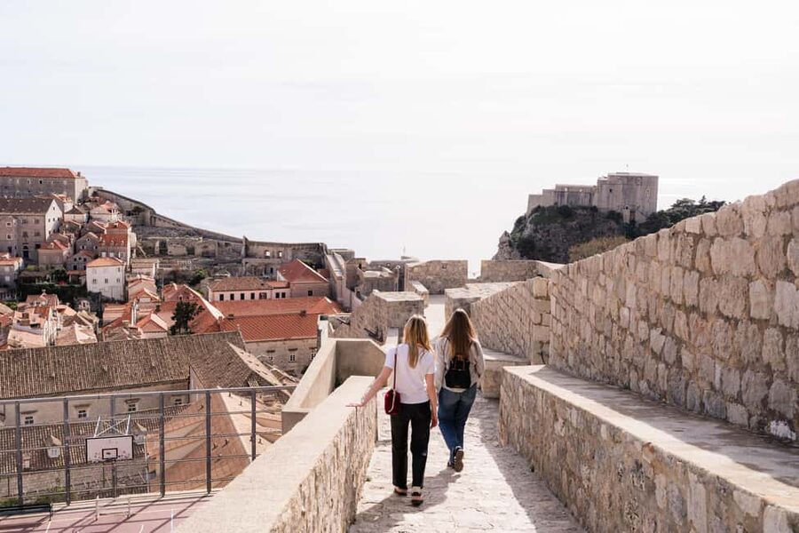 Dubrovnik: City Walls Guided Tour-Small Group Experience - Scenic viewpoints on the route (and how to use them)