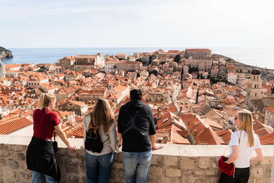 Dubrovnik: City Walls Guided Tour-Small Group Experience - Medieval daily life: seeing the old town through the walls
