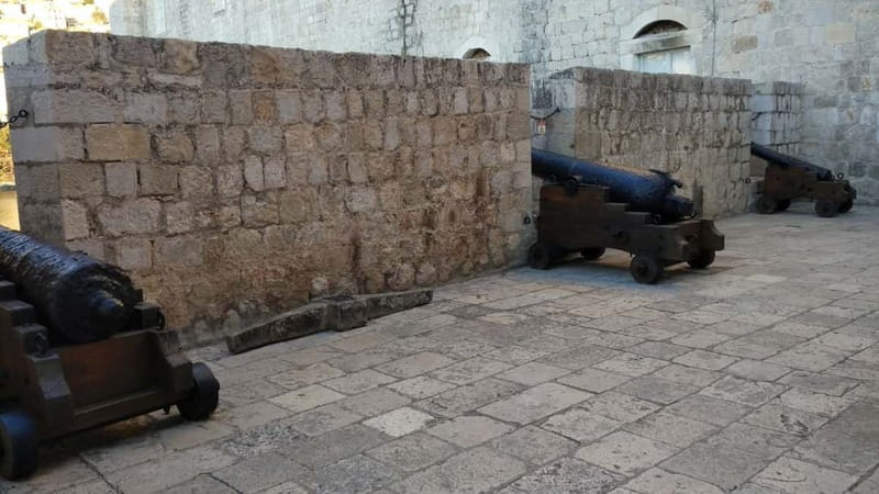 Dubrovnik City Walls: Small-Group 2-Hour Tour With a Local - Fort Revelin on the eastern approach: defense you can picture
