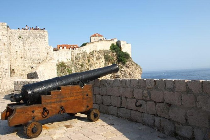 Dubrovnik City Walls Tour for Early Birds or Sunset Chasers - The walls circuit itself: what you’ll actually do for 1 hour 50 minutes