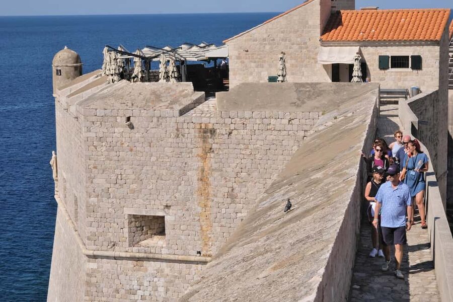 Dubrovnik: City Walls Tour for Early Birds & Sunset Chaser - Where the tour starts at Pile (and how to find it fast)