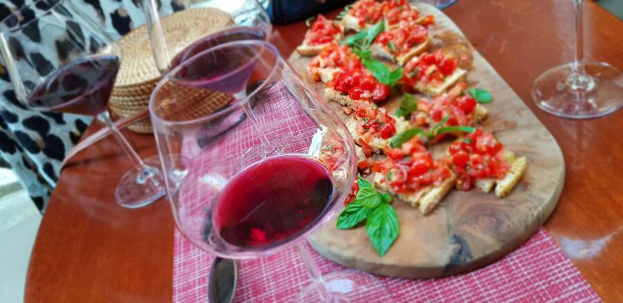 Dubrovnik: Croatian Food, Wine & Old Town Highlights Tour - More walking, more stories: Old Town squares and the human side