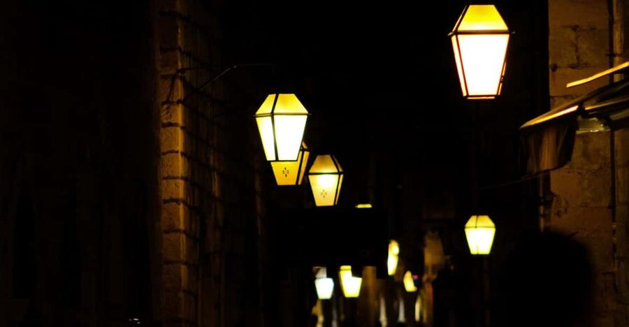 Dubrovnik: Dark tales of the Old Town - Back alleys and medieval night life: escaping the crowds