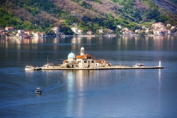 Dubrovnik Day Tour: Montenegro with Kotor, Perast, Boat Ride - Lunch and walking strategy: make the day feel easier