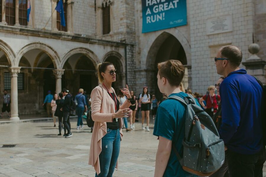 Dubrovnik: Early Bird Walking Tour - Ivan Gundulić and Ulica od Puča: The Old Town Between the Big Stops