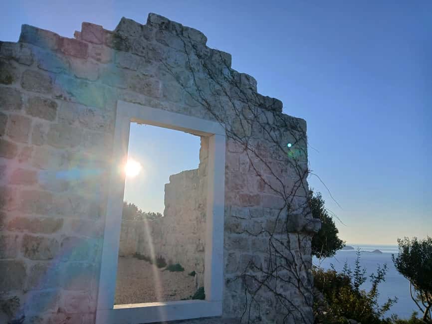 Dubrovnik: Early Nature Walk with a Historical Twist - The 20-minute uphill start: Orsula to the City Walls and Lokrum
