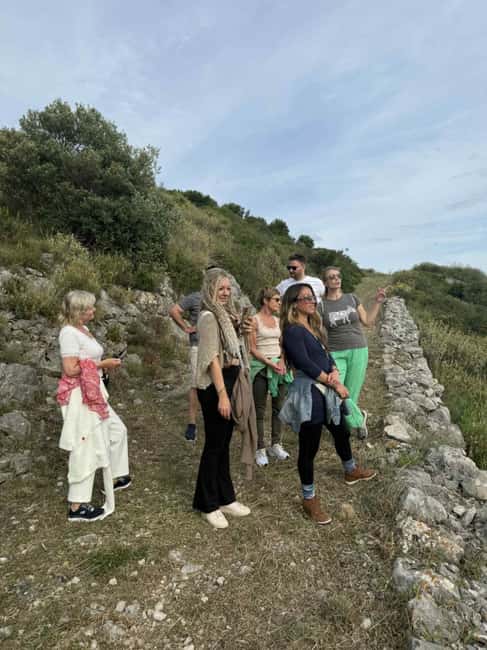 Dubrovnik: Early Nature Walk with a Historical Twist - Down into St Jakov: the quiet sounds of the city waking up