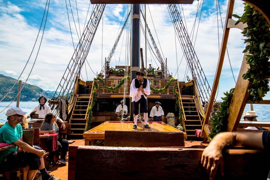 Dubrovnik: Galleon Sunset Cruise with a Live Guide & Drink - Who this cruise suits best (and who might want something else)