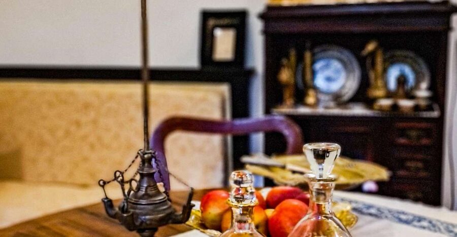 Dubrovnik History, Sweets & Liquors in a Private Palace - The Photo Stop and Guided Walk: Old Town Sights With a Meaning Map