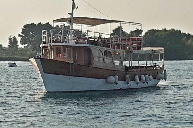 Dubrovnik Islands Boat Tour with Lunch and Unlimited Drinks - Stop 1: Koločep Island for pine-and-carob walks and a swim break