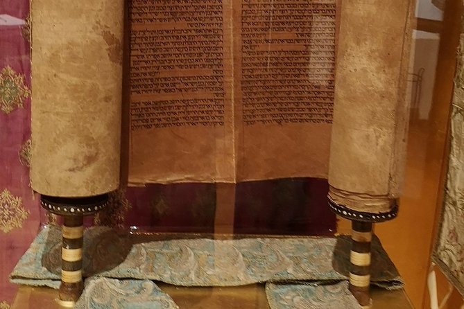 Dubrovnik Jewish Heritage Private Walking Tour - Beyond the buildings: the story the guide ties together