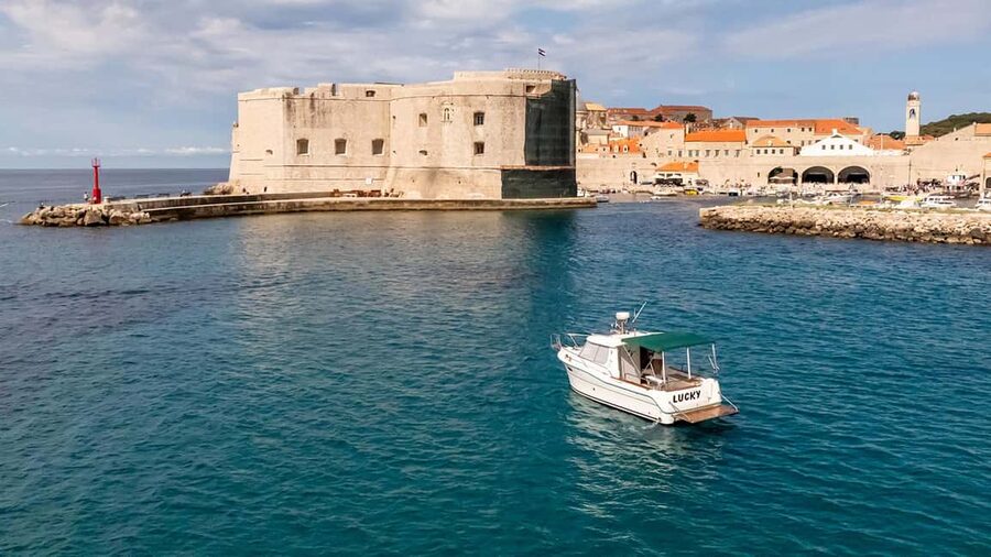 Dubrovnik: Lucky Boat Tour - Elaphite Islands and Blue Cave - Getting started in Dubrovnik: sea views from the start, not after hours of effort
