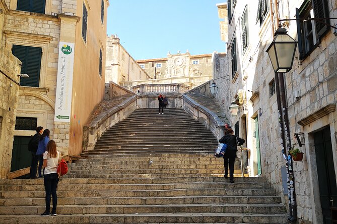 Dubrovnik Old City Group Tour - Pile Gate and the old walls: the story starts where the city guarded itself