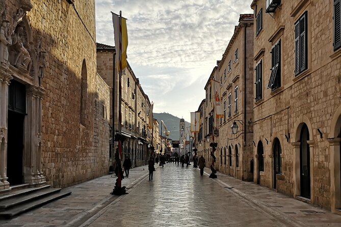 Dubrovnik Old City Group Tour - The Cathedral stop and Kravat necktie: details you might otherwise miss