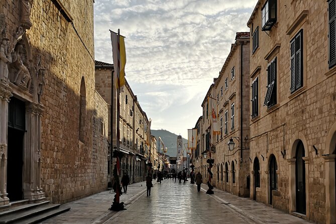 Dubrovnik Old City Private Tour - Kolorina Bay and the fortress feel: learning the city’s defensive logic