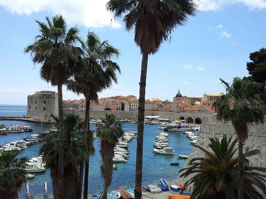 Dubrovnik: Old City Walking Tour with a FREE Polaroid Photo - Stradun: why the main street feels like a stage