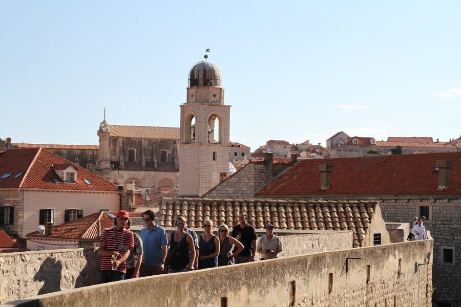 Dubrovnik: Old Town & City Walls Guided Tours Combo - Timing strategy: when to do the walls for comfort and views